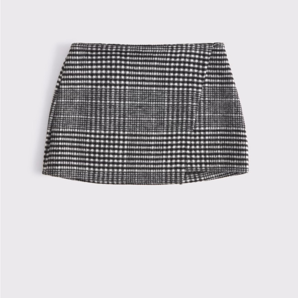 Abercrombie Mid Rise Wrap Skort